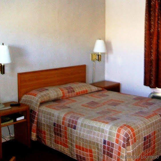 Budget Inn Horseheads Δωμάτιο φωτογραφία